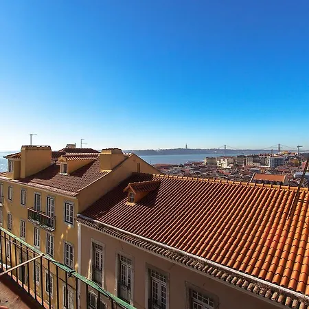 Castelo River View By Homing * ליסבון